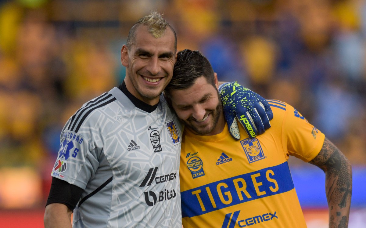 #TIGRES | DATO 👣🇨🇵

Este sábado <a href="/TigresOficial/">Club Tigres 🐯</a> se enfrenta ante <a href="/PumasMX/">PUMAS</a> y es el equipo que <a href="/PatonGuzman/">Nahuel.I.Guzman</a>  ha colgado más cero en la porteria 12 ocasiones 

Y <a href="/10APG/">Gignac Andre-pierre</a> es al equipo que más le ha anotado 15 goles

#VamosTigresTeQuieroVerCampeonOtraVez