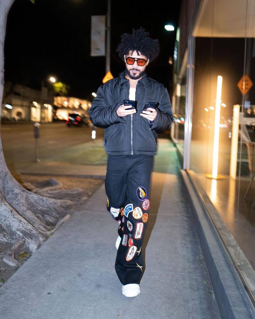 freshiamatl's tweet photo. I GOT 2 PHONES
@evandergriiim in art club patch denim and cropped stricter jacket
Shop now at link in bio 👉 @freshiamatl
& enjoy #Freshiam
+++
https://t.co/l9Tmtoi5FD https://t.co/4XNpsOnpbj