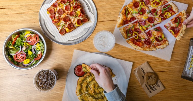 Azzip Pizza's stands out with unusual pies, focus on retention. Indiana-based Azzip Pizza has grown to 10 stores since its first opening in 2014. This hot fast-casual concept leans heavily on both its employees and its customer for success. ow.ly/9zRC104tFYH
