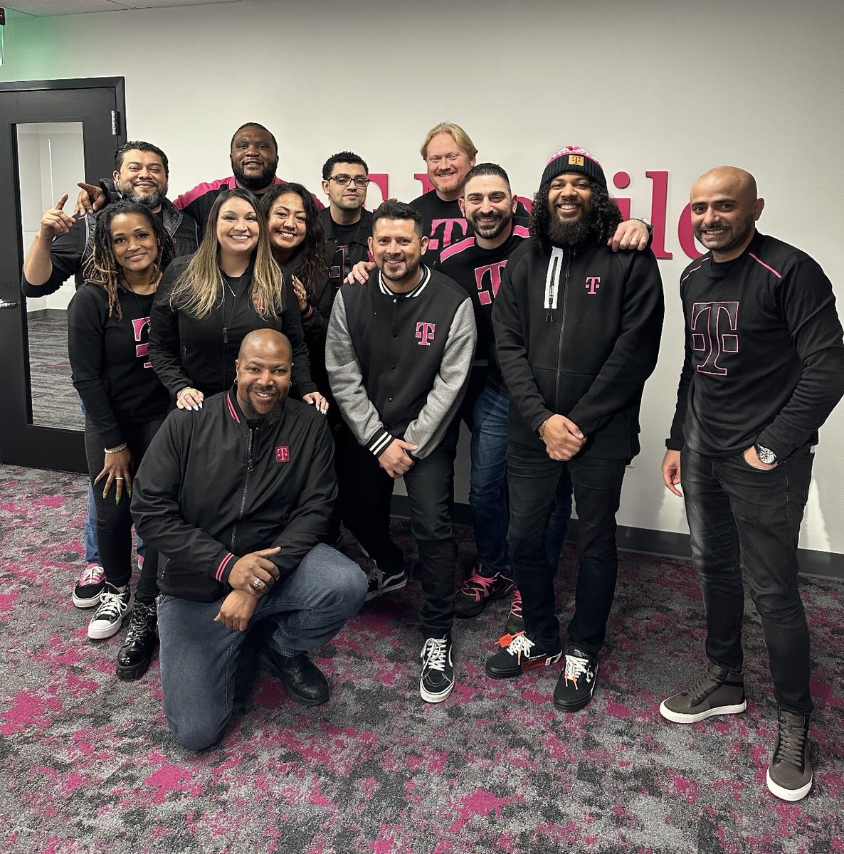 Tarek_Hammad's tweet photo. Great day of learning and discussing our business!! Thank you @SellPhones4 for the insight!!! #reapers #thecrown #allgasnobrakes @SellPhones4 @tglover187 https://t.co/e9qEOO0N1G