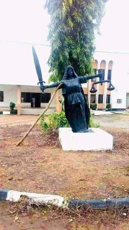 farooqkperogi's tweet image. This should be the symbol of the Nigerian Supreme Court.