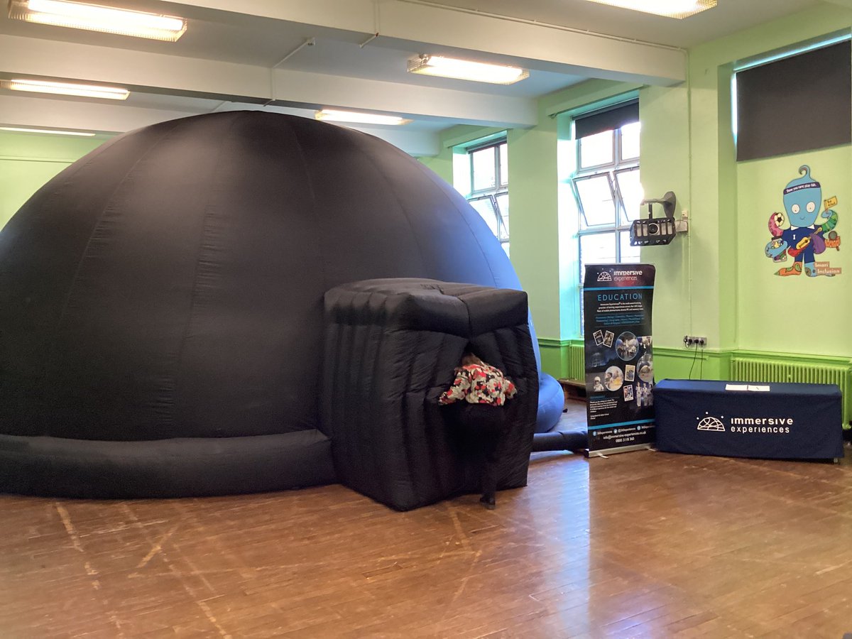 LancasterianPri's tweet image. We’ve had a great start to our Lancasterian Primary #STEMweek

The children visited the Space Dome and designed and built rockets to fly them into orbit. 

Roll on tomorrow… it’s our STEM Problem Solving Day.