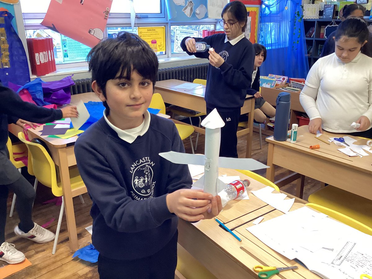 LancasterianPri's tweet image. We’ve had a great start to our Lancasterian Primary #STEMweek

The children visited the Space Dome and designed and built rockets to fly them into orbit. 

Roll on tomorrow… it’s our STEM Problem Solving Day.