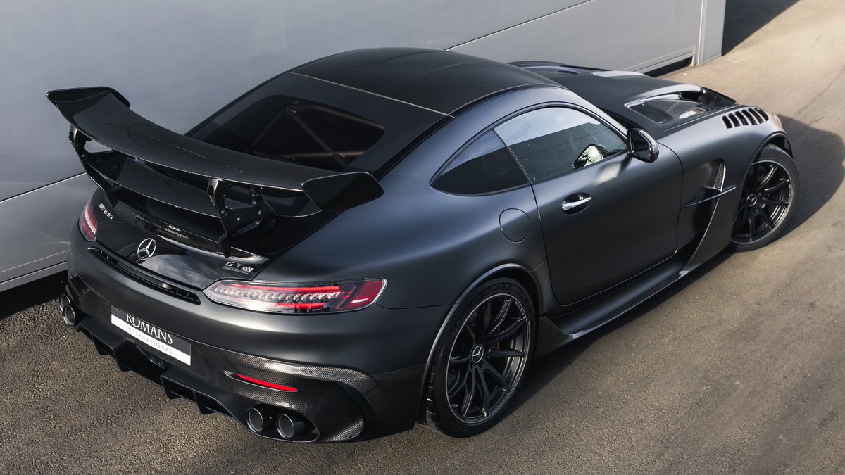 RomansCars's tweet photo. Our Manufaktur Graphite Grey Magno Mercedes AMG GT Black Series is now #UnderOffer

With Burmester High-End Surround Sound System, Special Order Gold Brake Calipers and less than 1,500 miles on the clock, it was only a matter of time before it was snapped up!

#BlackSeries #AMGGT https://t.co/2aXWFJtoke