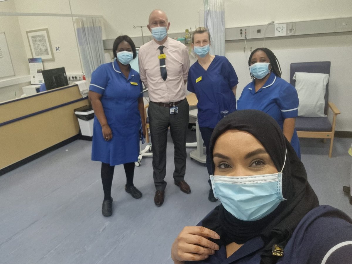 Mamanaina2's tweet photo. The man himself @NHSBeeky ,thank you for a visit https://t.co/hichrt82UX