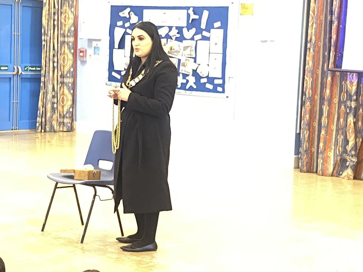 TennysonRoadLTN's tweet photo. We’ve had an amazing start to our Heritage & Culture week with an assembly from the Madam Mayor of Luton, learning about her role & the fabulous community work that
she is involved in! What an amazing experience! #futureMayor #aspiration #inspiration #womenleaders #futureleaders https://t.co/Fp83jUcfvX