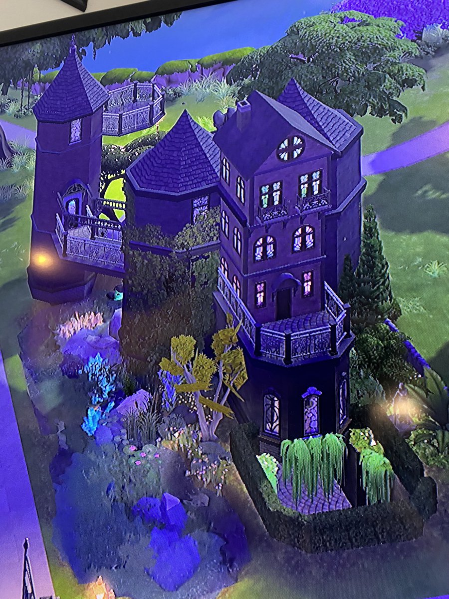 madamesimmer_'s tweet photo. Spellcaster’s Keep complete with a portal to the magic realm! No mods or CC. This build took me so long, I just want some people to see it! #sims4builds #ShowUsYourBuilds #sims4 #sims4realmofmagic https://t.co/2iIOT1z4C4
