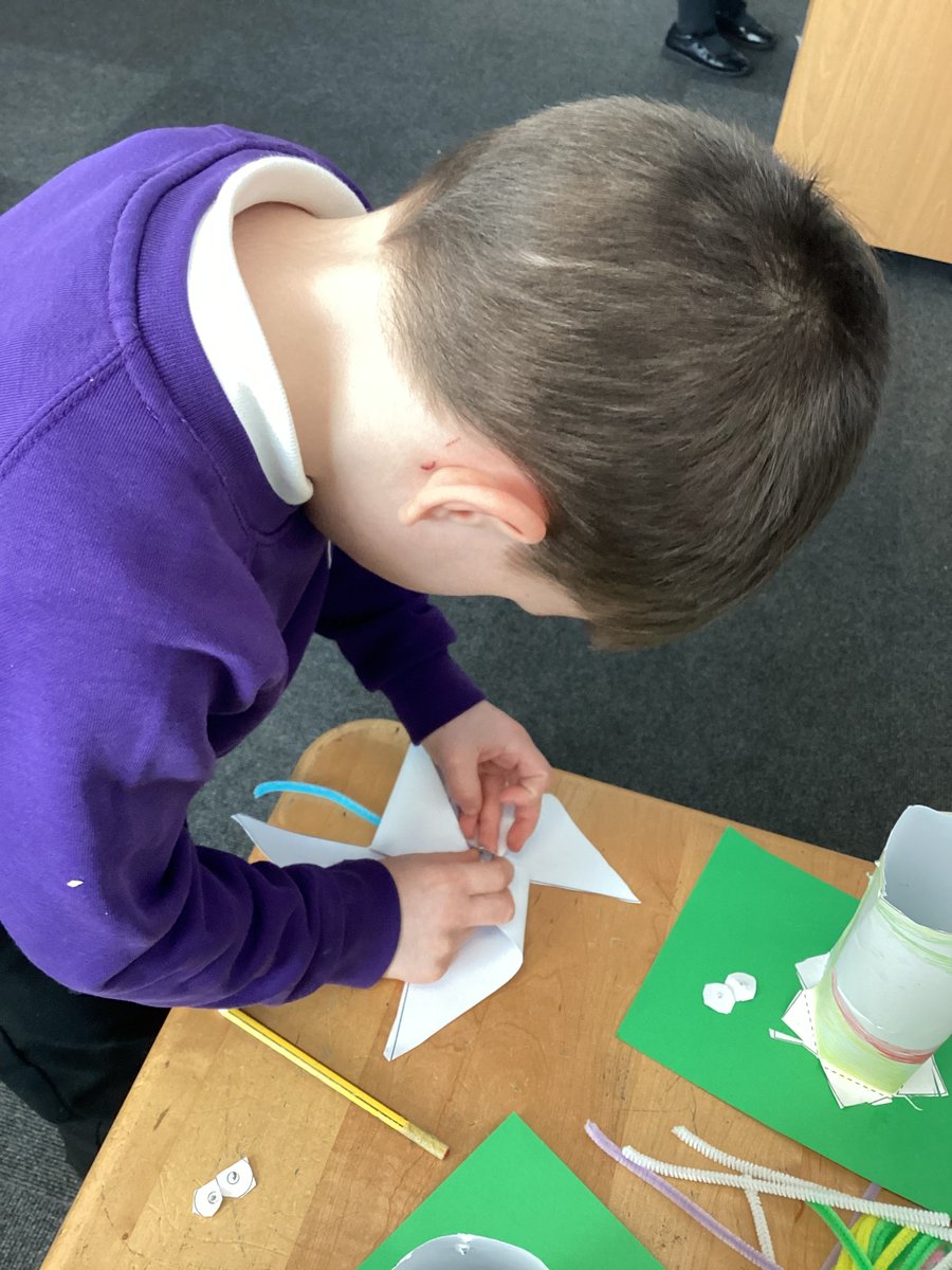 SkegInfantAcad's tweet photo. We have had a great start to D&T week in class 6. Today we have been designing and making a windmill for Little Red Hen. We discussed the structure and what windmills were used for #Designandtechnology #Jointproject #Resilience #Creativity https://t.co/HbJ0NuZcm0