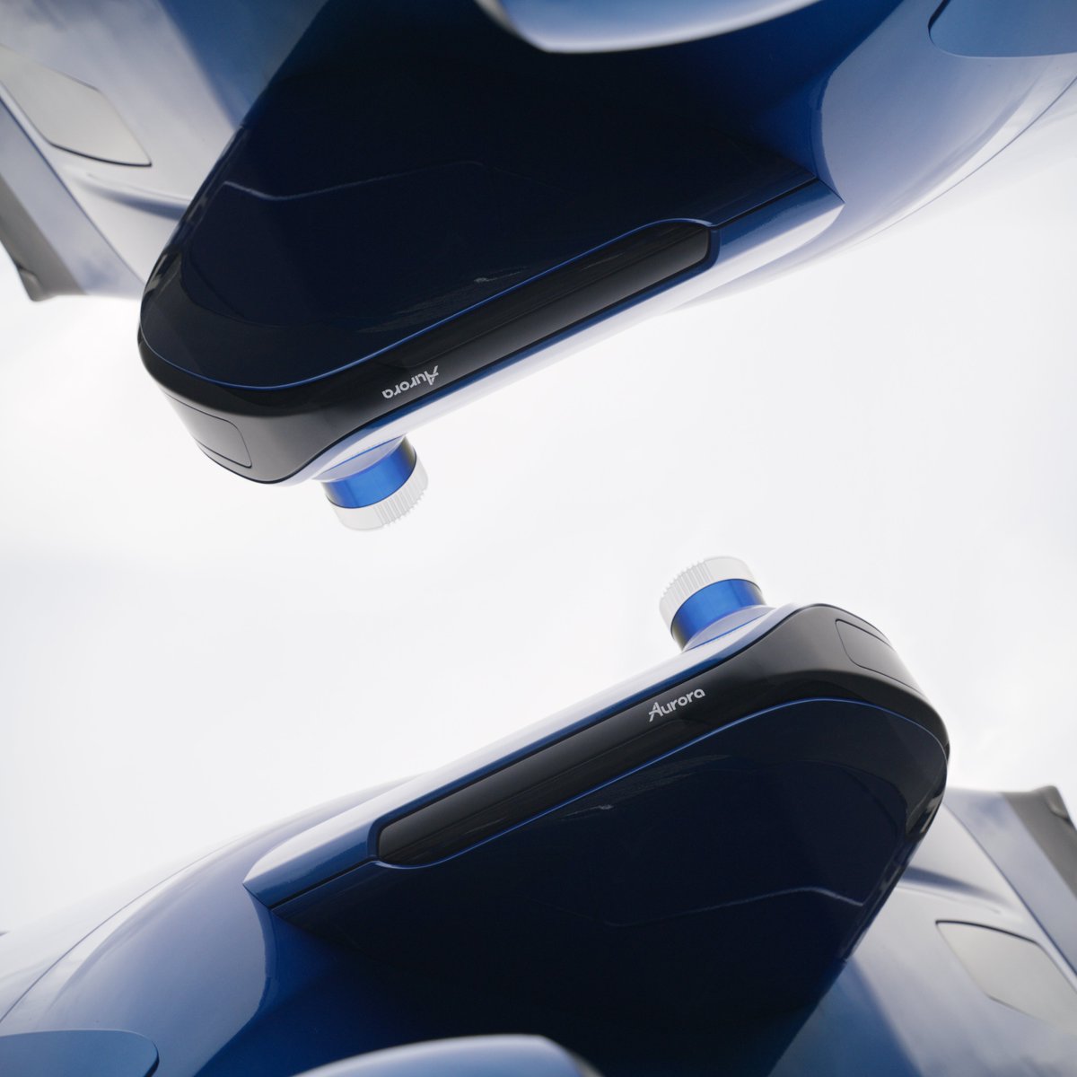 aurora_inno's tweet image. We&apos;re taking a moment to reflect on how good the #AuroraDriver hardware looks on a PACCAR truck.