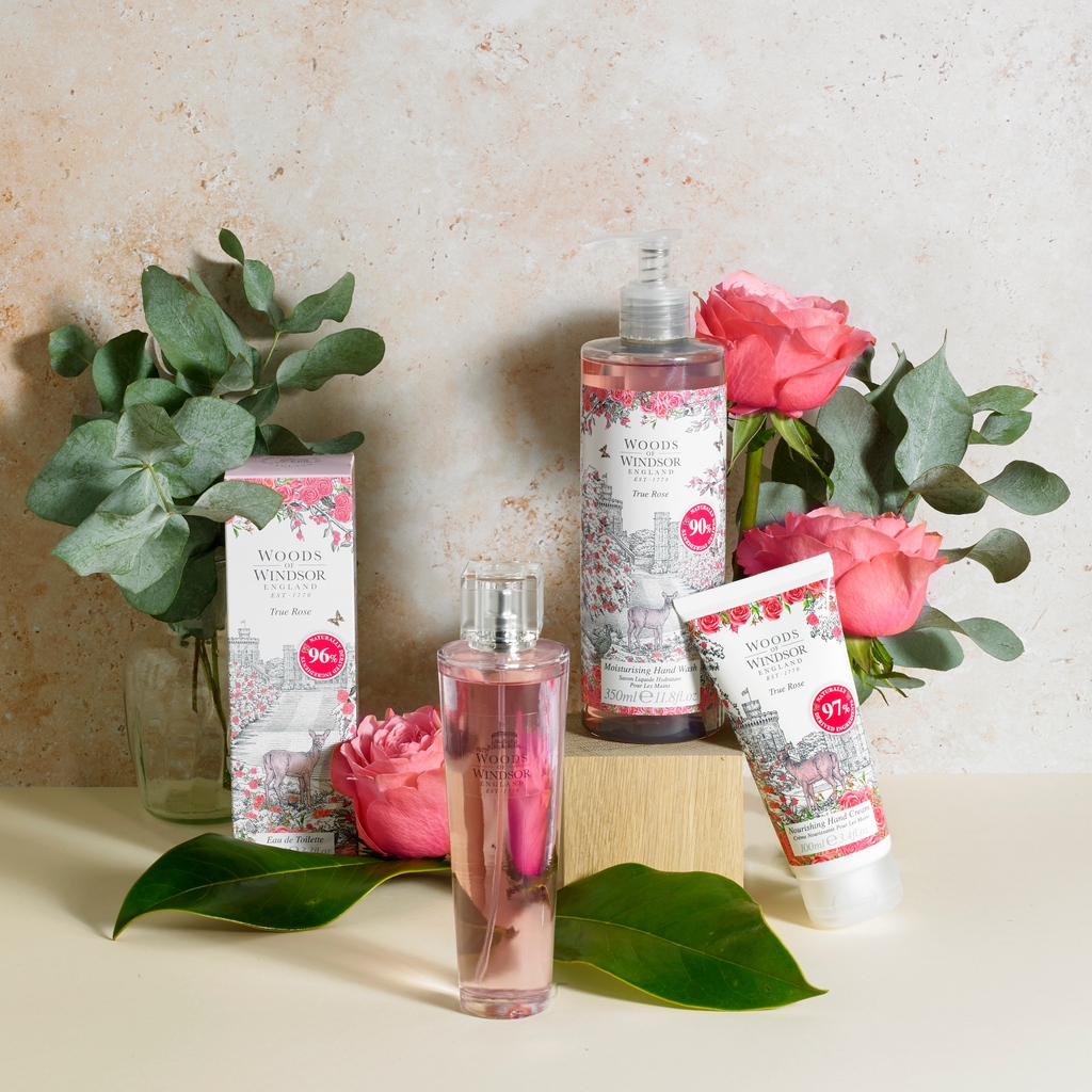 WoodsofWindsor_'s tweet photo. Get ready for the month of love!
Our True Rose scent is available in a range of products - the perfect Valentine's gift for a loved one! Shop via our link below,
https://t.co/73MWj5pPDD
#Woodsofwindsor #Veganbeauty #Valentinesday #valentinesgift #giftideas #giftsforher https://t.co/eguDLkGWo8