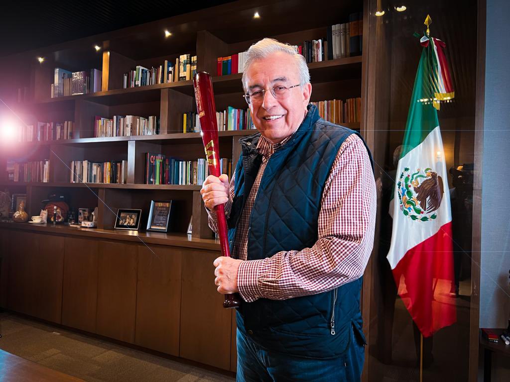 Con el triunfo de ayer contra Cuba, México se posiciona en el primer lugar de la <a href="/beisboldecaribe/">Serie del Caribe</a>, sigamos apoyando.
Hoy estaré presente en el partido contra Venezuela, ¡leña Cañeros! <a href="/verdesxsiempre/">Cañeros de Los Mochis</a>