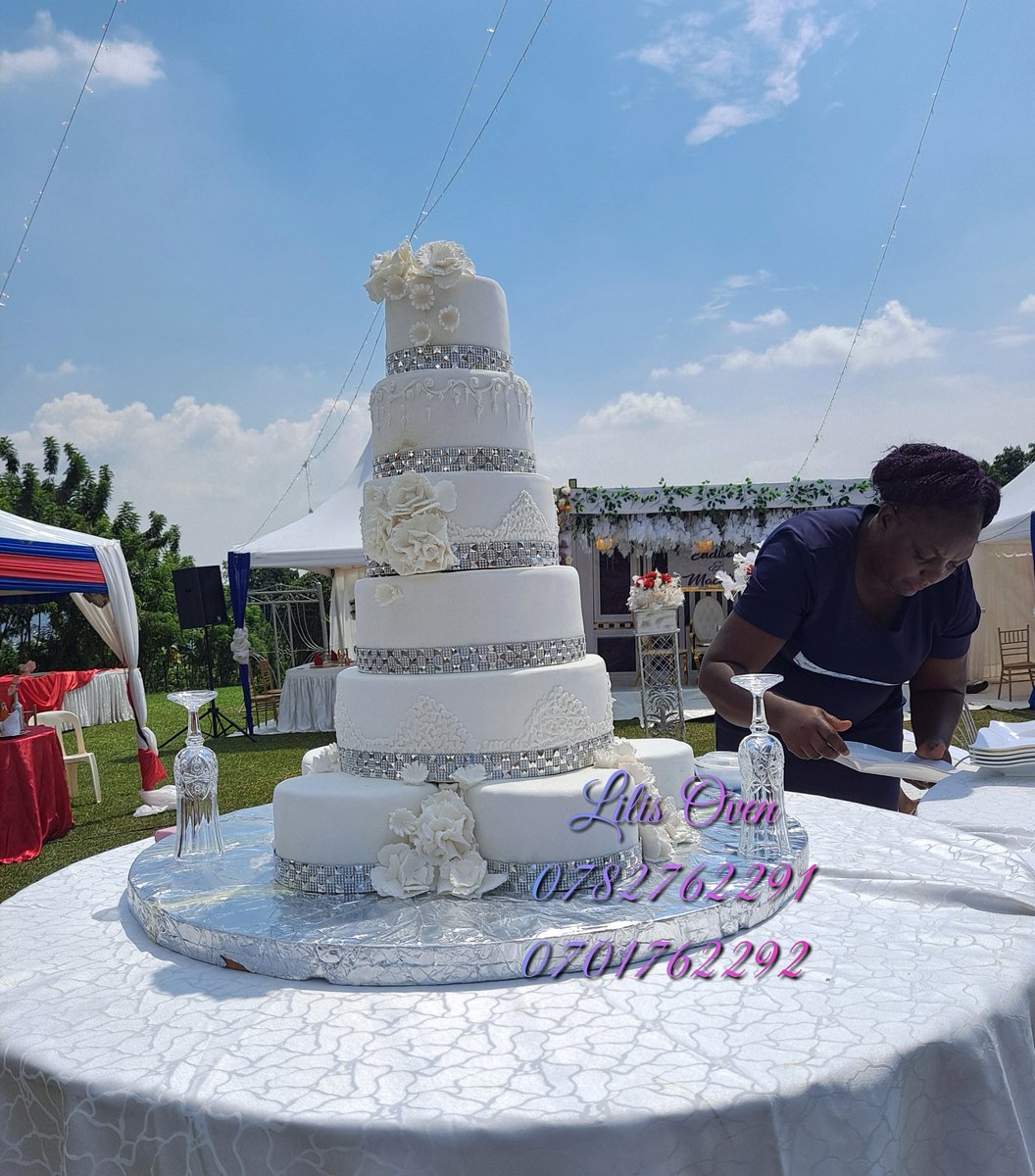 Order yours today, we do not lower standards, we use the right ingredients 
#weddingcake #CakesInNsangi #bestcakes