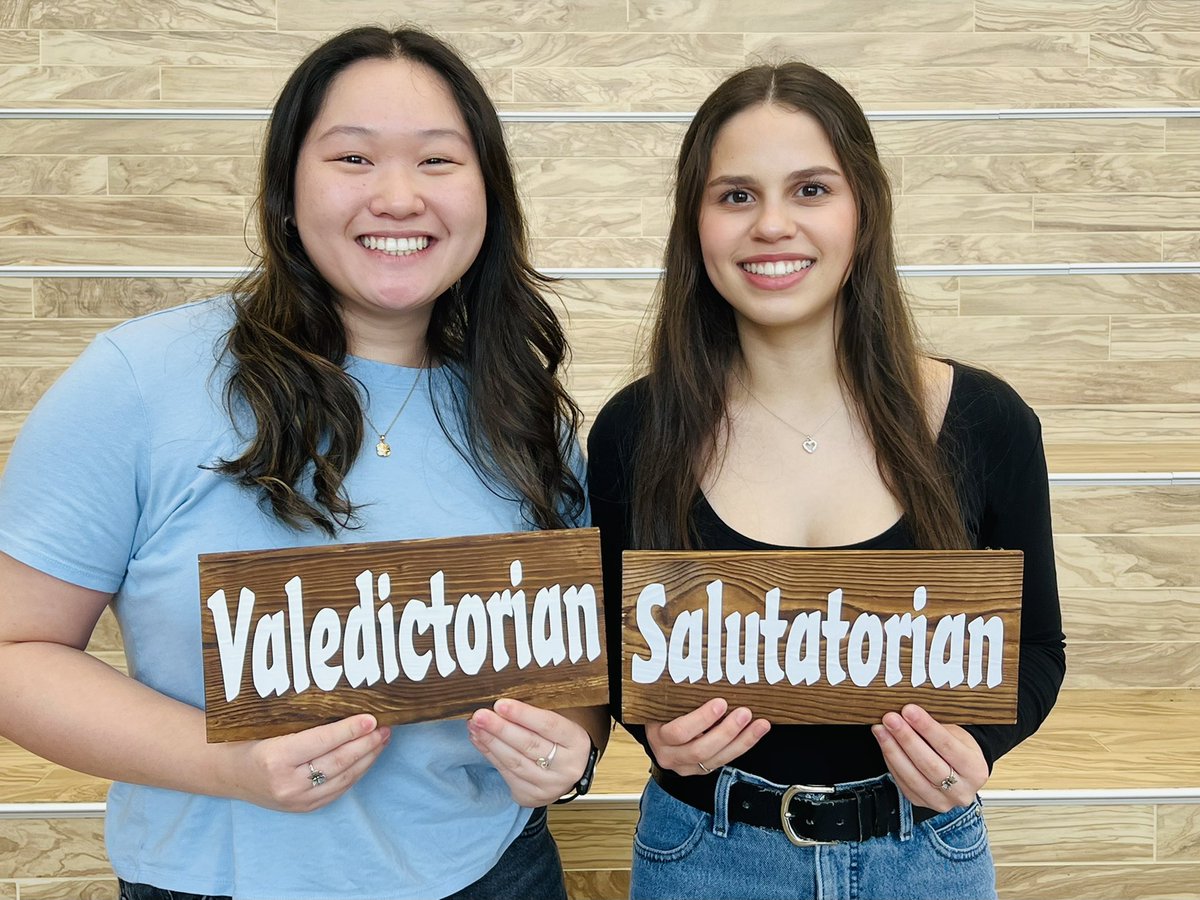 scclbuffs's tweet photo. Congratulations to our Top 20 students of the Class of 2023!! Another very talented and superb group of leaders! We are so proud of each of you! #riseandthrive @SCUCISD https://t.co/KqBrkTYf1H