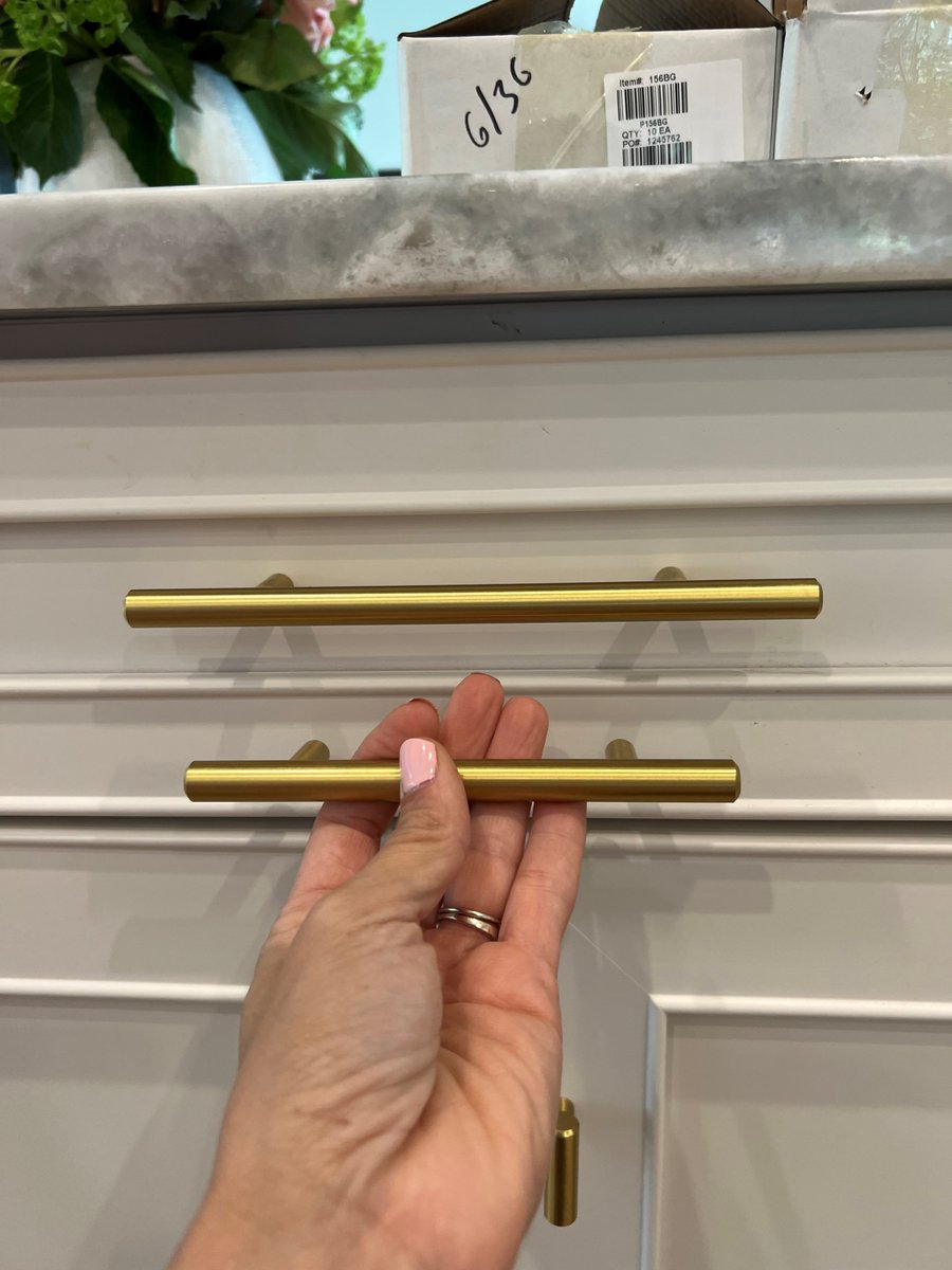 DonWimberlyLLC's tweet photo. You've got to be 'pulling' my leg with this agreeable gray, brushed gold, and quartz combo! Agreeable gray cabinets will compliment any fixture of your liking. #quartz #agreeablegray #fixtures #roofing #cabinets #kitchen https://t.co/1q7fEL4Caa