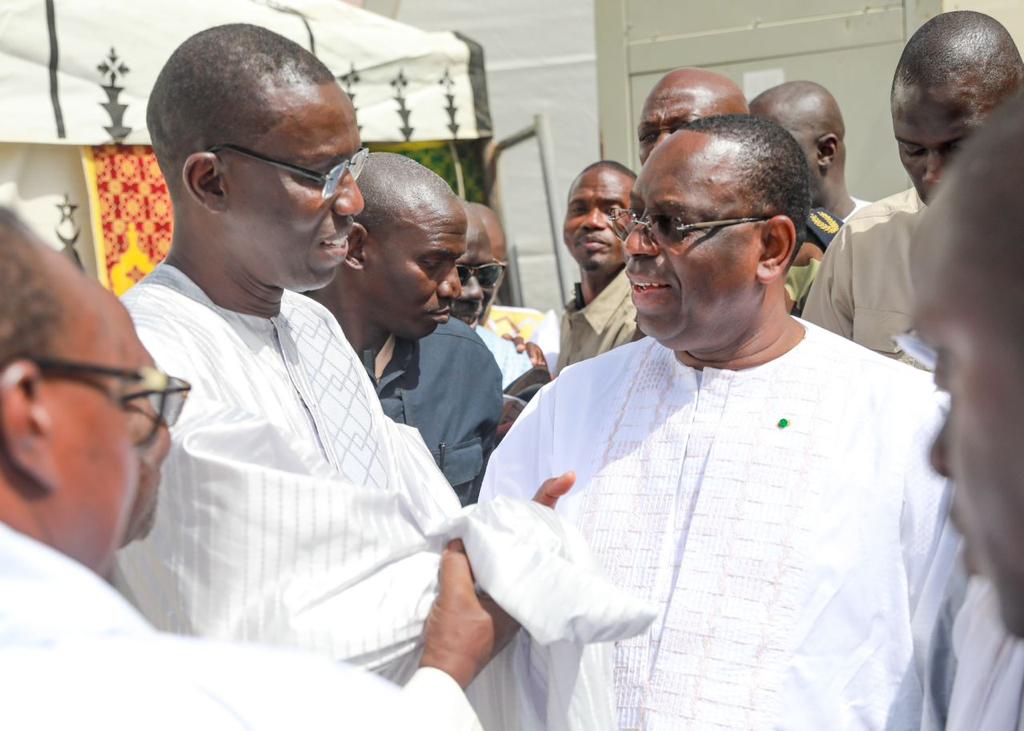 DameDIO31674044's tweet photo. Ce matin à #Touba, à la cérémonie d’ouverture officielle du Complexe Cheikhou Ahmadoul Khadim. par le Khalif général des mourides Cheikhal Mountakha Mbacké et le Chef de l’État son Excellence Monsieur @Macky_Sall.
#Ligeeyrek
#Ndamrek
#LeTravailContinue https://t.co/WL3Wd7sISV