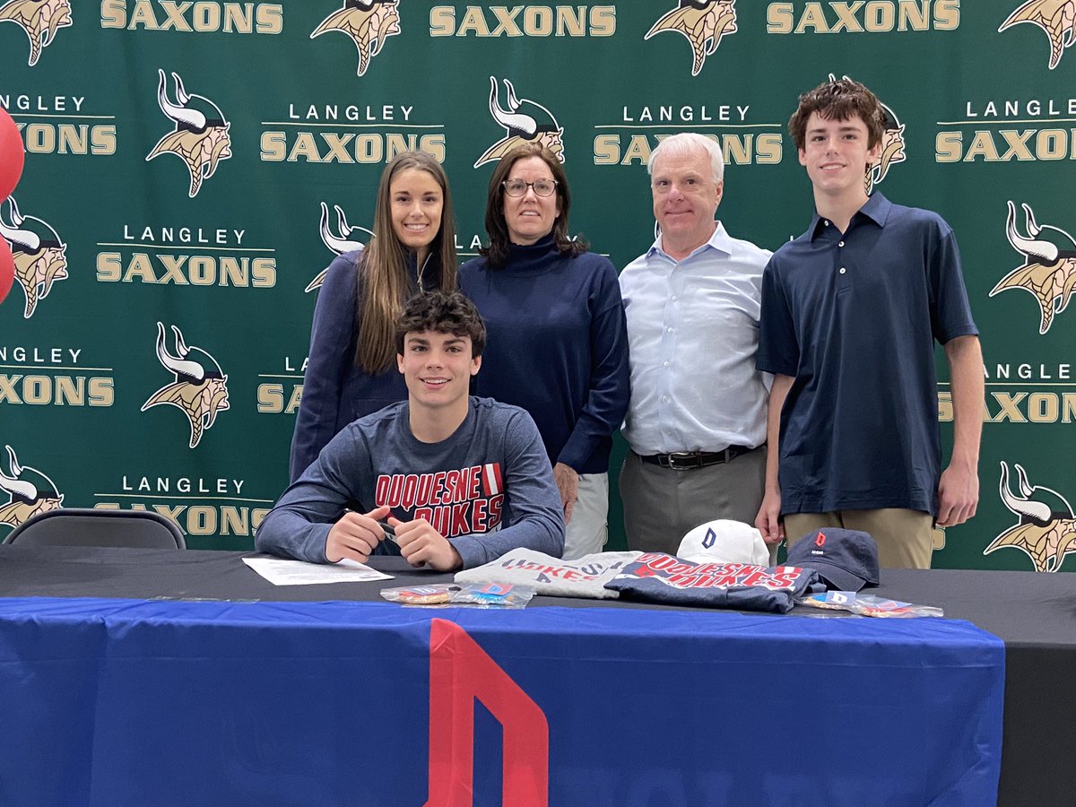 langleysports's tweet photo. CONGRATULATIONS Brendan Mansinne on ✍️ to play 🏈 @DuqFB. Duquesne is getting a heck of a competitor. #hail #2023 https://t.co/Lrr9igiHbM