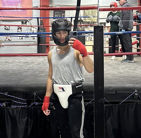 theosuboxing's tweet photo. Also debuting is Isaac Minor, who will meet an Army Black Knight at 155 lbs https://t.co/k5aSUVcclJ