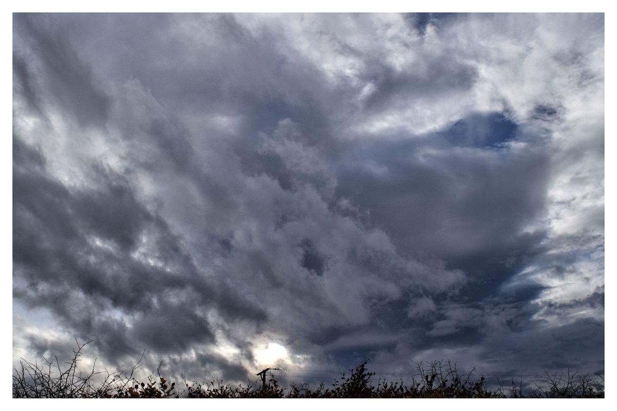 Particleclouds's tweet image. #clouded over overcast with clouds