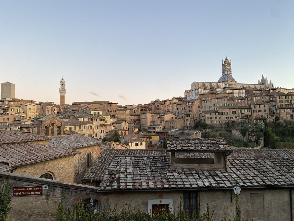 jmde99's tweet photo. Atardece en Siena https://t.co/50aM31lGDH