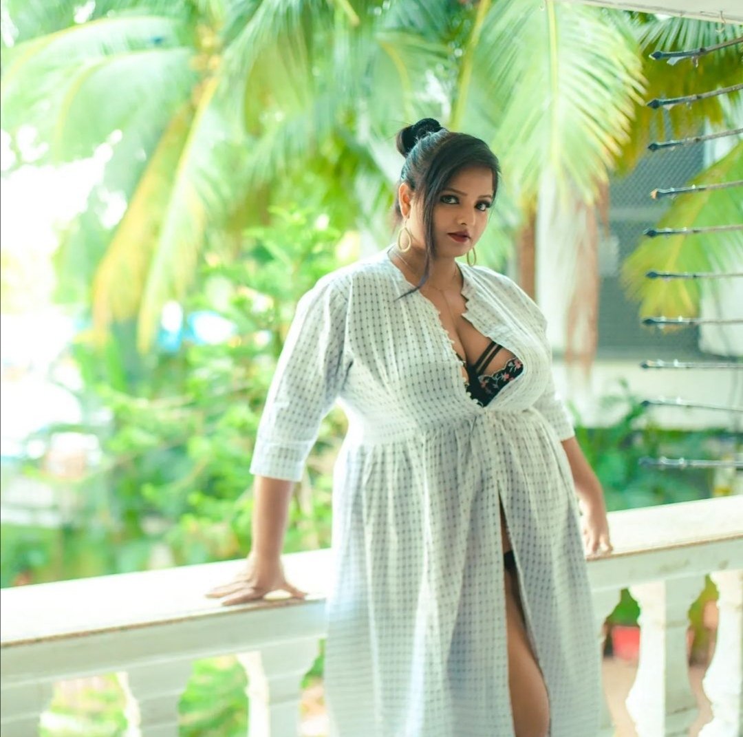 bubbles_fanpage's tweet photo. Follow her - https://t.co/5VL6smWX5a 
#realnaasha #plussize #plussizefashion #plussizemodel #model https://t.co/CToLgwrSV3