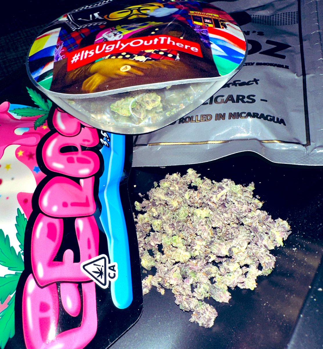 24Hr_Bodega's tweet photo. Apples n Bananas ⛽️⛽️⛽️ #TopOfTheDay https://t.co/sQYpj9wbJF