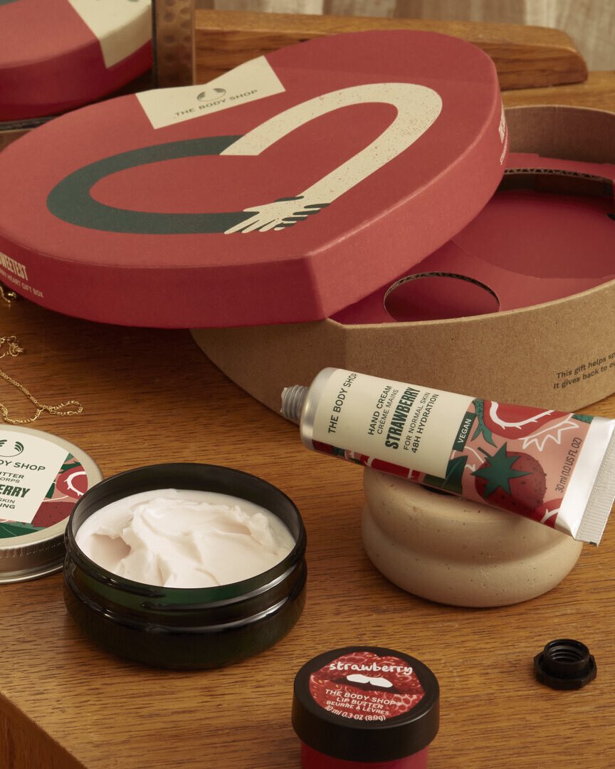 TheBodyShopUAE's tweet photo. Little things mean a lot. And our pampering goodies are packed full of love and care.⁣

#gifts #ValentinesDay2023 https://t.co/iwaj0Rqx5D