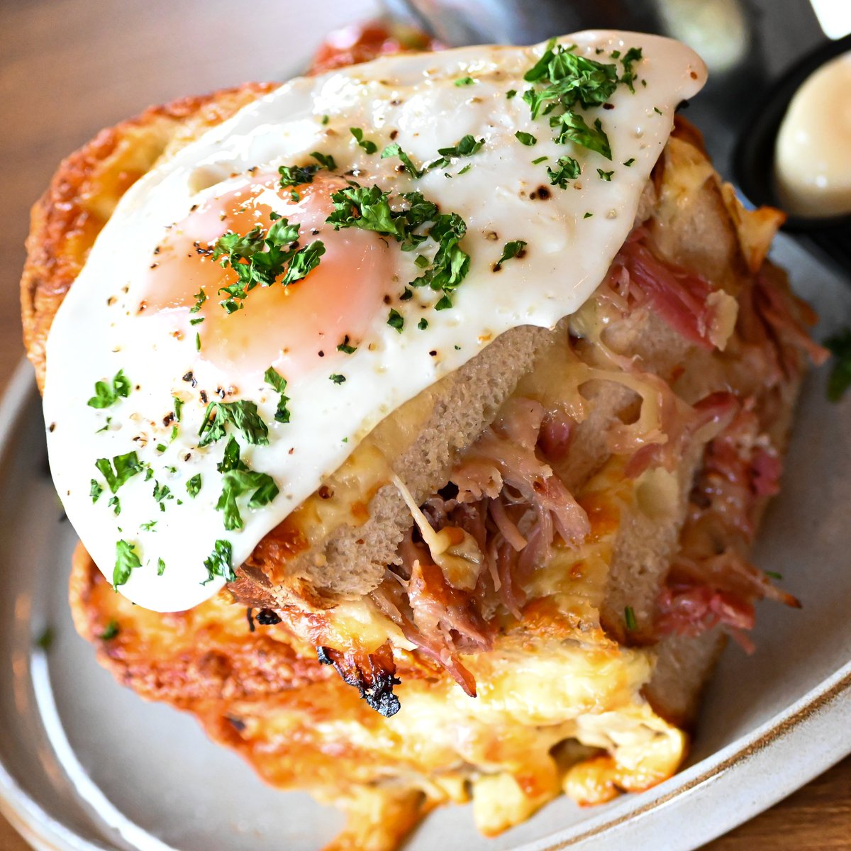 huissouthsea's tweet image. WACK ON YOUR BEST BERET FOR OUR FAMOUS CROQUE MADAME!

#croques #croquemadame #frenchfood #belgianfood #eatingout #hampshire #portsmouth #southsea #huissouthsea