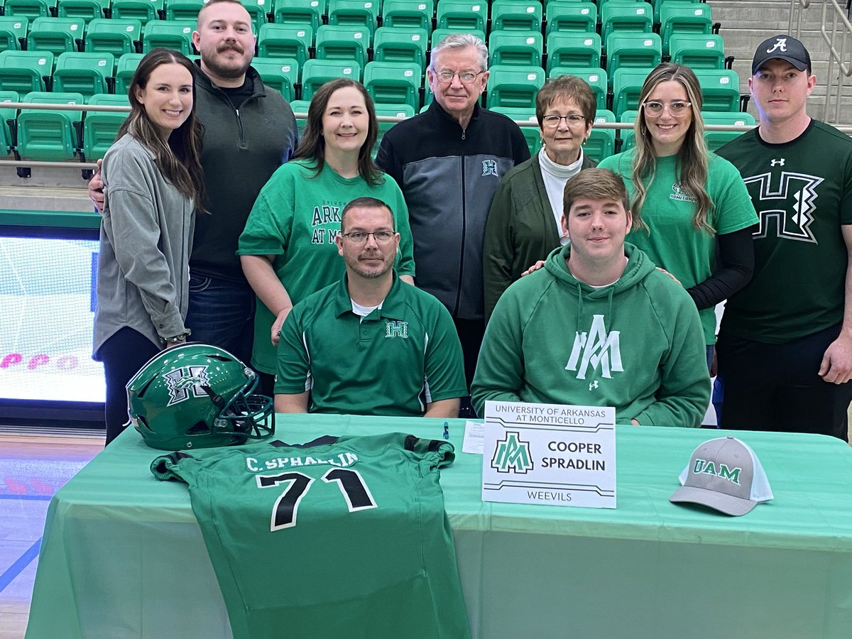 HOXIEFOOTBALL's tweet photo. Cooper Spradlin University of Arkansas at Monticello ⁦@coachjweevils⁩ ⁦@CoachPruitt_UAM⁩ https://t.co/PGQXJf6eae