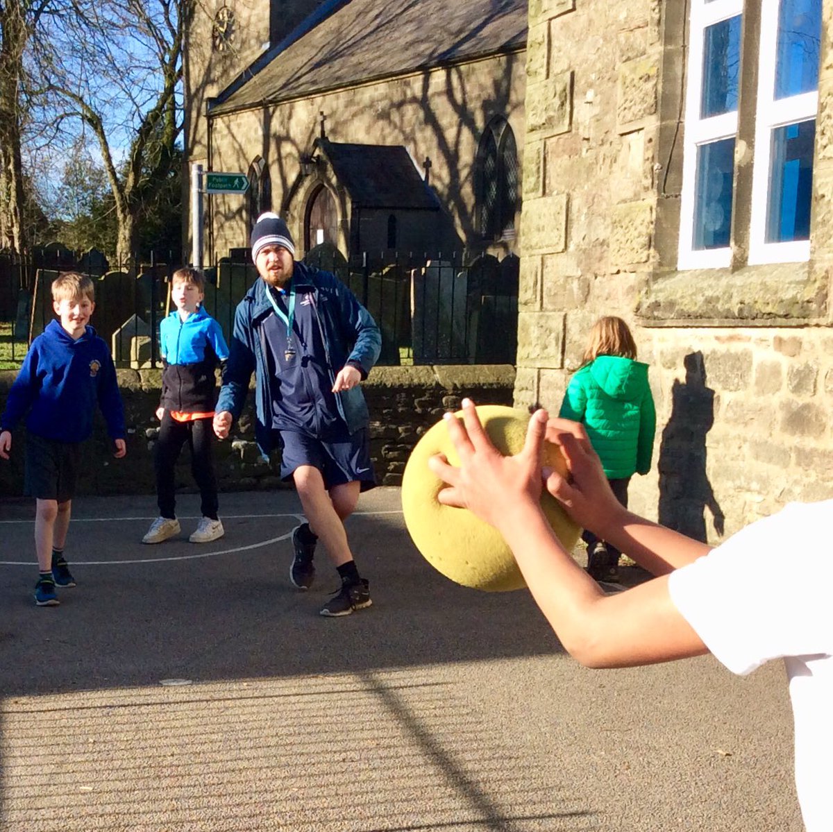 elton_school's tweet photo. ... that’s the small children, the children in the middle ... ... and then the really big ones! Check out the smiles! 😀
#greatjob #enjoyingwork #youngatheart #nevergrowup #peakdistrict #derbyshire https://t.co/UQ9jl6jcLw