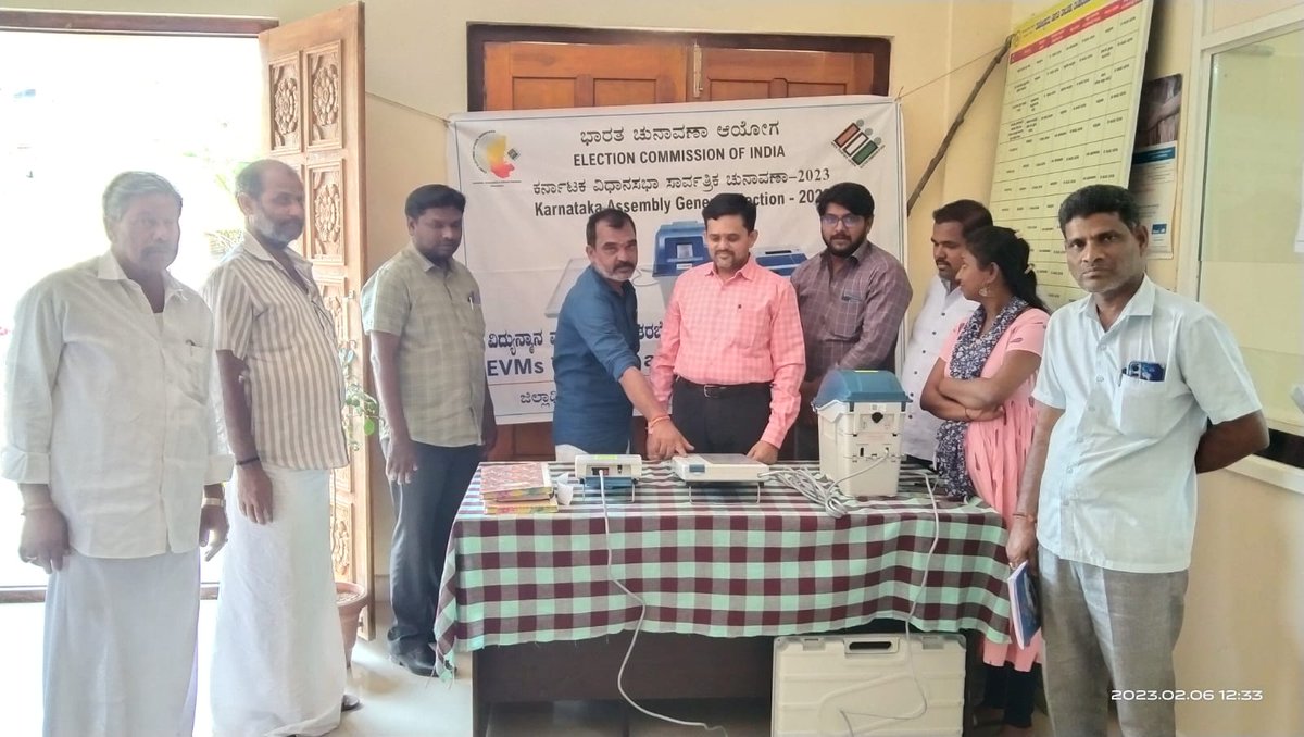 Awareness program about EVM / VVPAT was organized in different taluks of Bellary district. The public participated enthusiastically. @ceo_karnataka @DCBallari