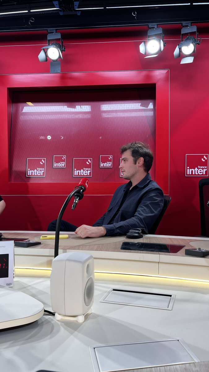 SimonDepardon's tweet photo. En direct sur @franceinter pour parler de la sortie VoD de Riposte ! https://t.co/IT5eis2rFv