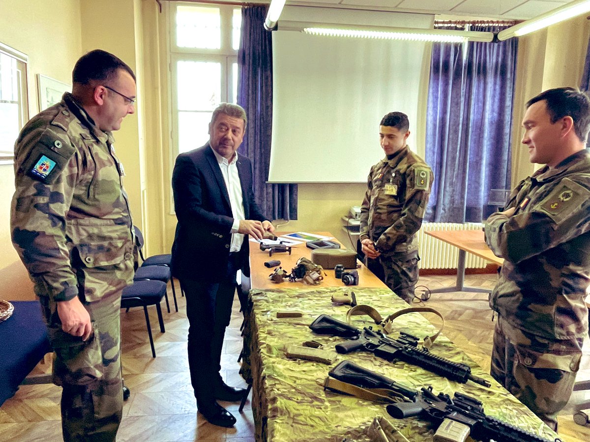 AlainPichon86's tweet image. 🇫🇷 Visite du #RICM Régiment d’Infanterie Chars de Marine @OfficielRicm à Poitiers. Formé en 1915, son drapeau est le plus décoré des armées françaises. Il compte 700 militaires. Merci au Colonel Delcourt de m’avoir fait découvrir des moyens matériels toujours plus innovants.