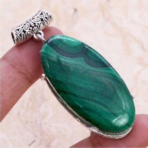 jenwelch's tweet photo. So good I had to share! Check out all the items I'm loving on @Poshmarkapp #poshmark #fashion #style #shopmycloset #handcrafted #eartharthandcraftedartisan: https://t.co/Vd8FBv1sWH https://t.co/jxelGpVKG3