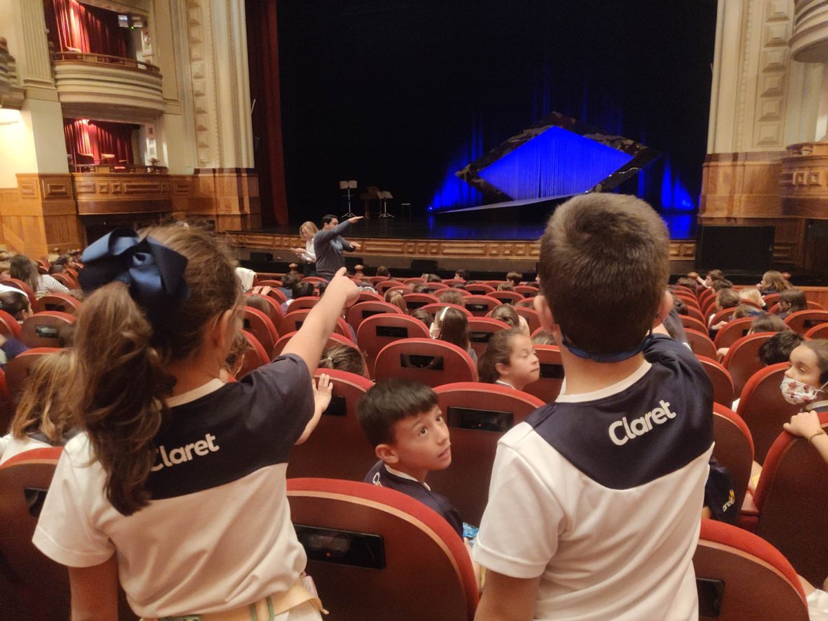 ClaretLasPalmas's tweet photo. 📰 Hoy el alumnado de 3°, 4° y 5° de Primaria del #ColegioClaret ha ido al @TeatroPerezGal2 para ver una ópera adaptada al público infantil 🎭

👧🏻🧒🏼¡Asistieron cerca de 450 alumnos!

#ClaretLasPalmas
#YoSoyClaretiano https://t.co/HBk0PZNSMk