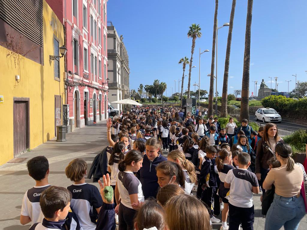 ClaretLasPalmas's tweet photo. 📰 Hoy el alumnado de 3°, 4° y 5° de Primaria del #ColegioClaret ha ido al @TeatroPerezGal2 para ver una ópera adaptada al público infantil 🎭

👧🏻🧒🏼¡Asistieron cerca de 450 alumnos!

#ClaretLasPalmas
#YoSoyClaretiano https://t.co/HBk0PZNSMk