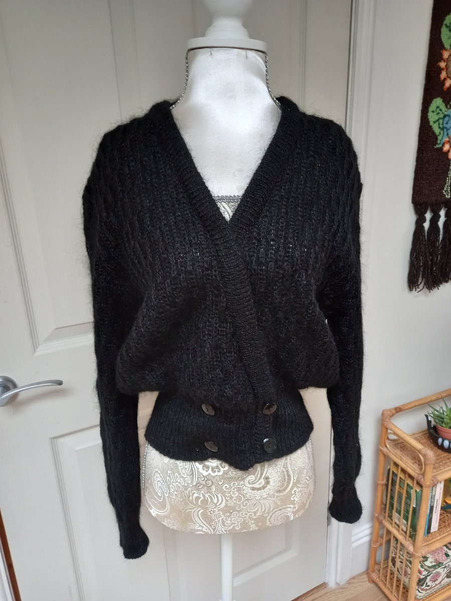 Vintage Womens 80s Mohair St Michael Cardigan Size 14

etsy.com/uk/listing/138…

#80s #80sladies #80svintage #80swoman #80sfashion #vintage #vintage80s #vintagestyle #vintageLadies #etsy #EtsySeller #etsyfinds #etsystarseller