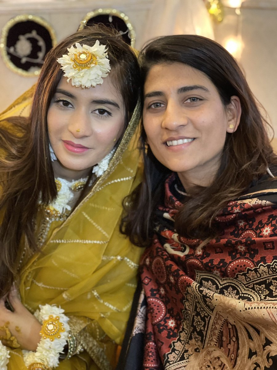iramkhan210's tweet photo. Sister’s Wedding👩🏻‍❤️‍👨🏻
Little Sister💋
#ALHAMDULILLAH
#Mayoo
Remember me and My family in your Prayers😇🙏🏼 https://t.co/3Z85oSJ7Oj