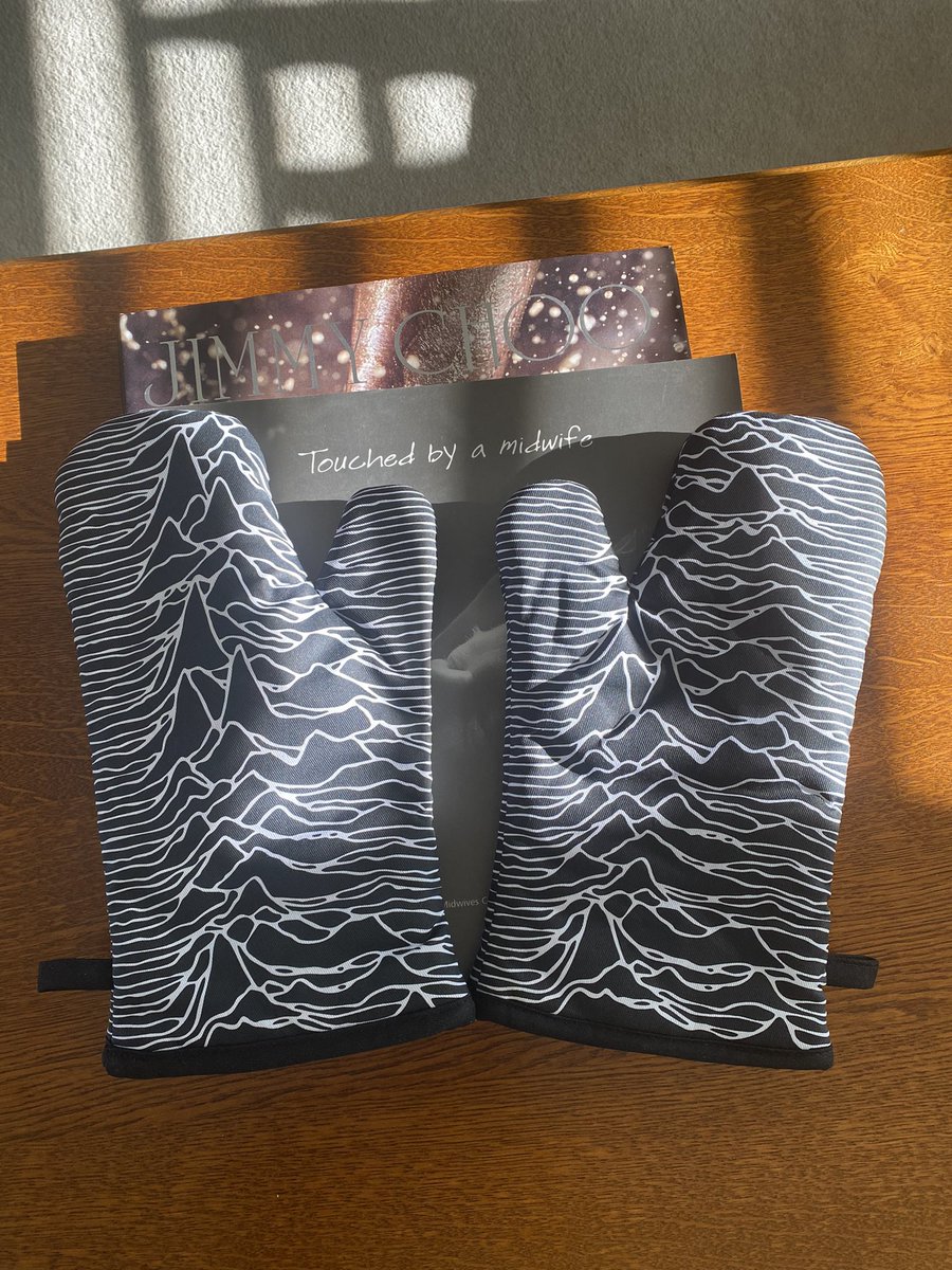fiona_twist's tweet photo. I’ve waited to move to my new home to welcome these @joydivision beauties…arrived today in the sunshine, then I went out in it ☀️ #smallgoals #maximumsatisfaction #happyhome #peace #newmemories https://t.co/D5kxSb8j1S