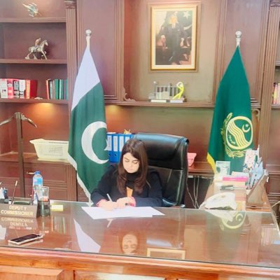 QuratulainPAS's tweet photo. Assumed charge as Deputy Commissioner, Chakwal, first ever woman to serve in this position. Fully committed to pursue people centric public friendly approach, timely disposal of complaints through an open door policy. https://t.co/m25abwRZe5