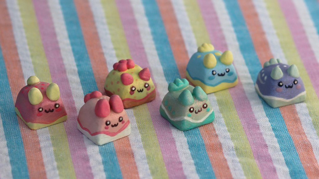 slothberrycraft's tweet photo. i'm so in love with nudibranchs.... ;-; couldn't resist making a rainbow keycap set of them!

#artisankeycap #customkeycap #resinkeycap #keycap #keyboard #mechanicalkeyboard #handmade #gaming #computersetup #nudibranch #seaslug https://t.co/vGCjDidkg6
