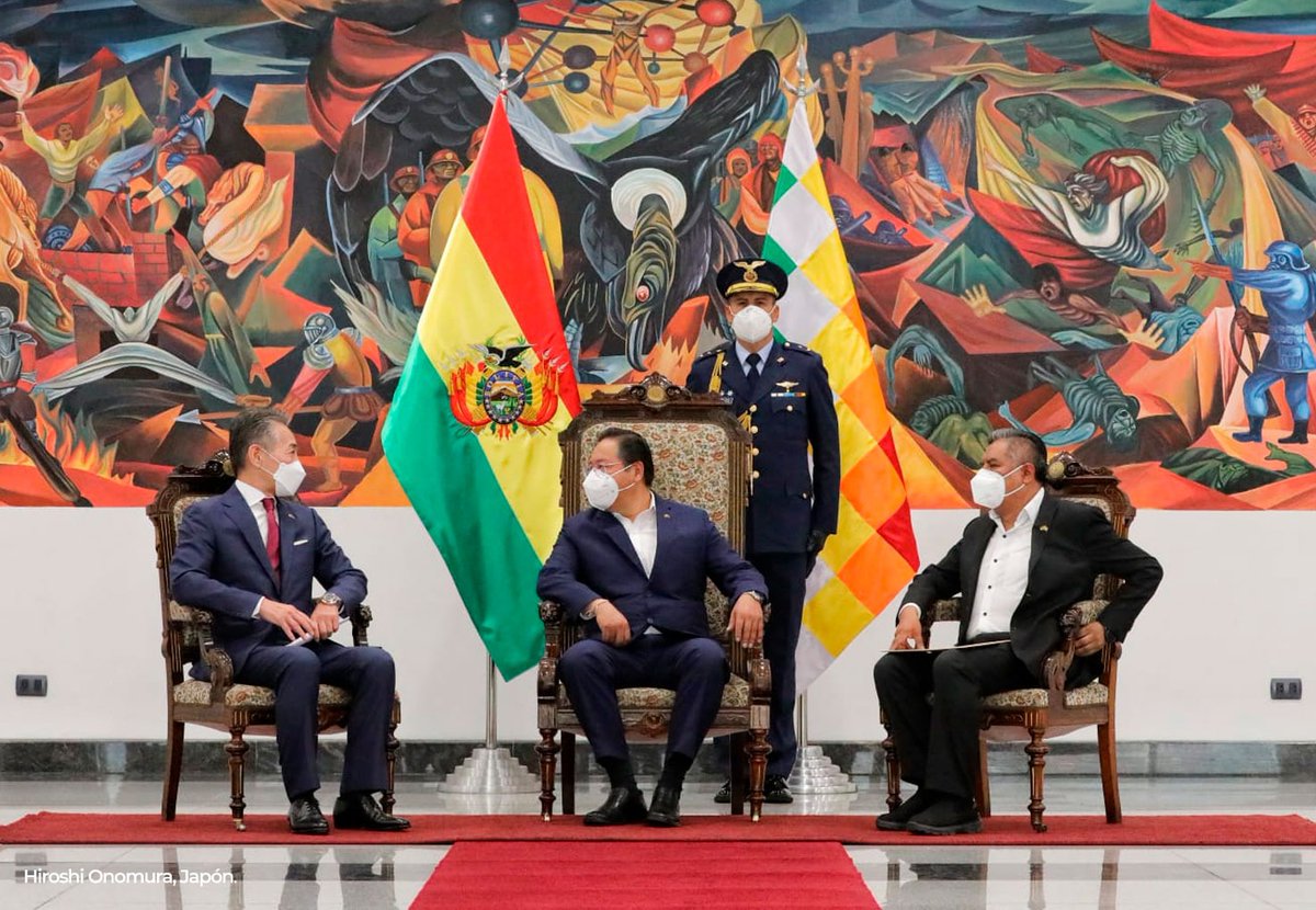LuchoXBolivia's tweet photo. (Hilo) Hoy recibimos en Casa Grande del Pueblo las cartas credenciales de los embajadores de nuestros países hermanos de Colombia, Elizabeth García; de Ecuador, Mirian Mercedes Esparza; de Japón, Hiroshi Onomura; y de Ghana, Abena Pokua Adompim. https://t.co/K20S02Kp5r