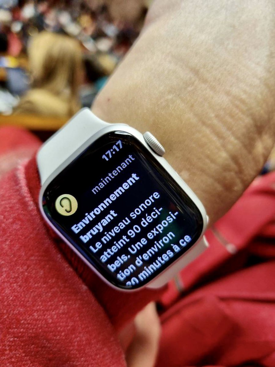 P_Lemoine's tweet image. 👂 Preuve des vociférations des députés #NUPES dignes d’une cour d’école, la montre d’une collègue s’affole… 🤦🏼‍♀️
Les Français méritent mieux : un débat de fond, apaisé et constructif !
#ReformeDesRetraites #DirectAN