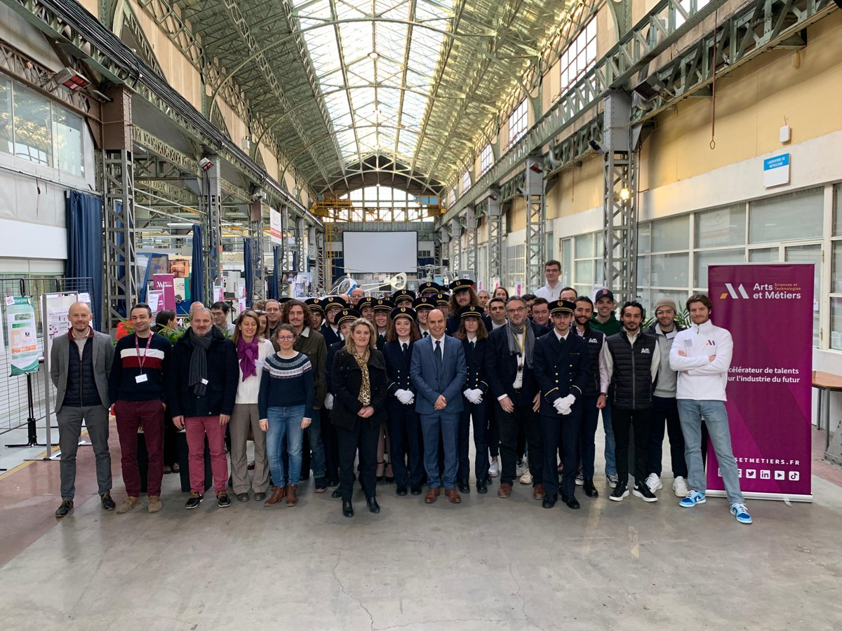 ArtsetMetiers_'s tweet photo. Le campus Arts et Métiers d’Aix-en-Provence remercie les 1300 visiteurs venus découvrir ses formations et ses activités de recherche. Merci aux 100 personnels, élèves et anciens élèves pour leur mobilisation tout au long de la journée. 👍🏻👏🏻👏🏻 https://t.co/OFgzphuc8o