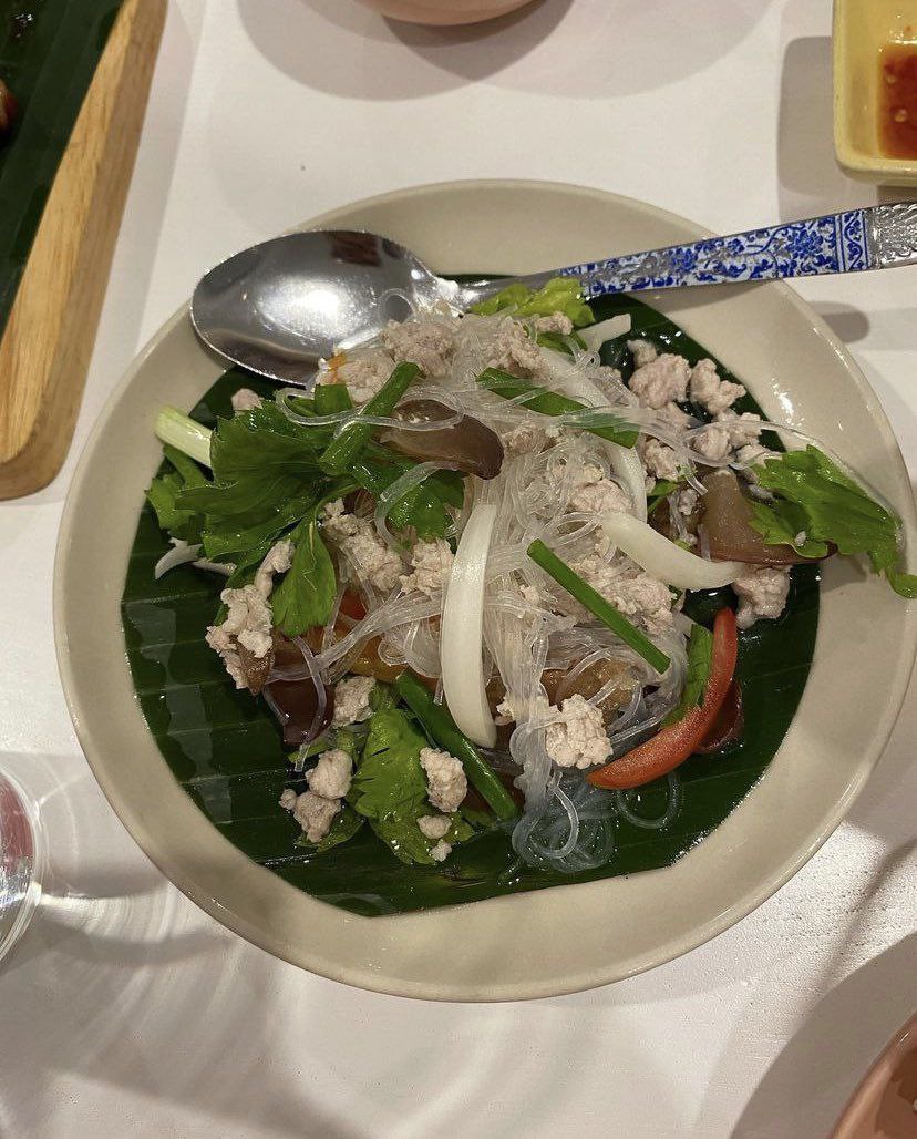 230206 ||📷تحديث جونهان عبر حساب اكسديناري هيروز الرسمي على الإنستغرام 

يجب أن آكل  yum woon sen مرة أخرى ~

M✩