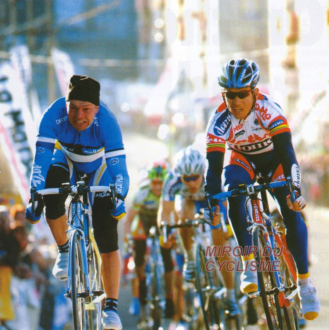 Miroir2Cyclisme's tweet photo. Robbie McEwen (Lotto - Domo) vainqueur à la Grand Combe devant Jaan Kirsipuu (AG2R), habillé pour affronter les grands froids (Etoile de Bessèges 2003 - Stage 4)
📸 PhotoNews
#RobbieMcEwen #JaanKirsipuu #GranCombe #Besseges #EDB2003 #cyclisme #cycling #ciclismo https://t.co/newkMGRKN0