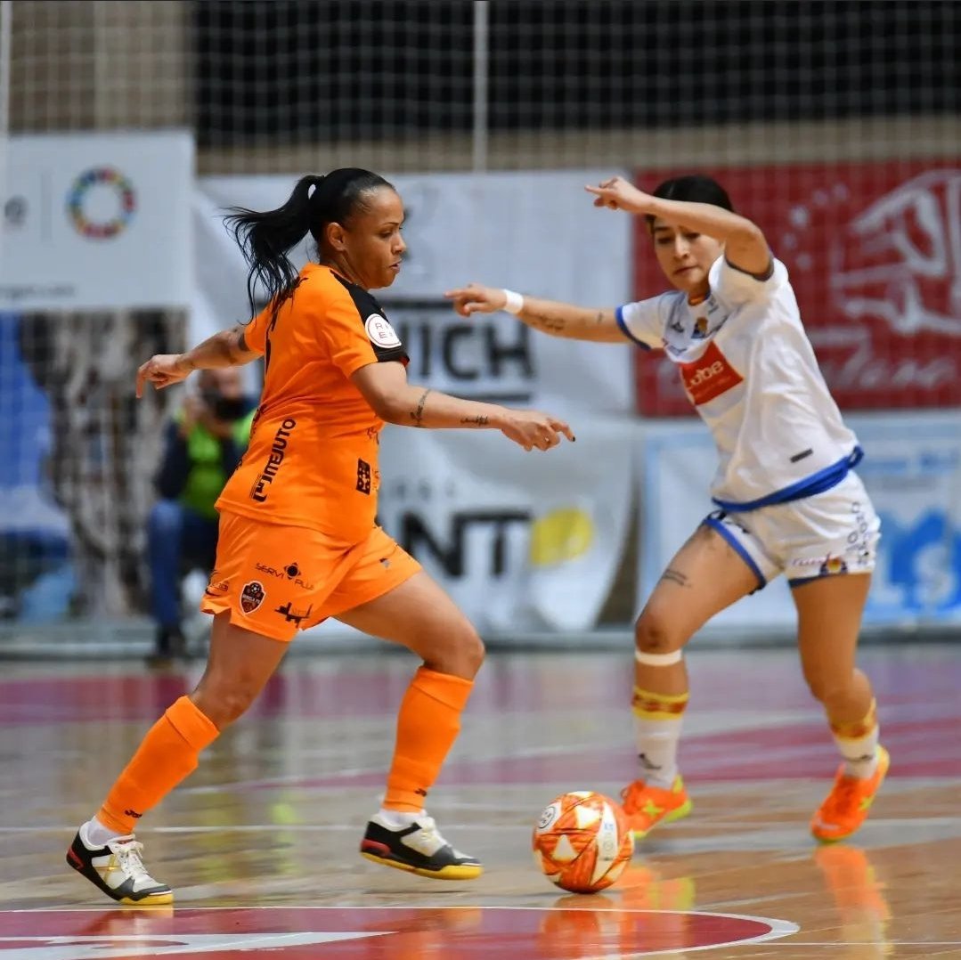 #ColombianasXElMundo

Sala Saragoza de Melisa Jaimes 🇨🇴  igualó 1-1 ante Pescados Ruben por la fecha 17 de la #1RFEFFutsalFemenina.

#España #Fútsal #FutFem