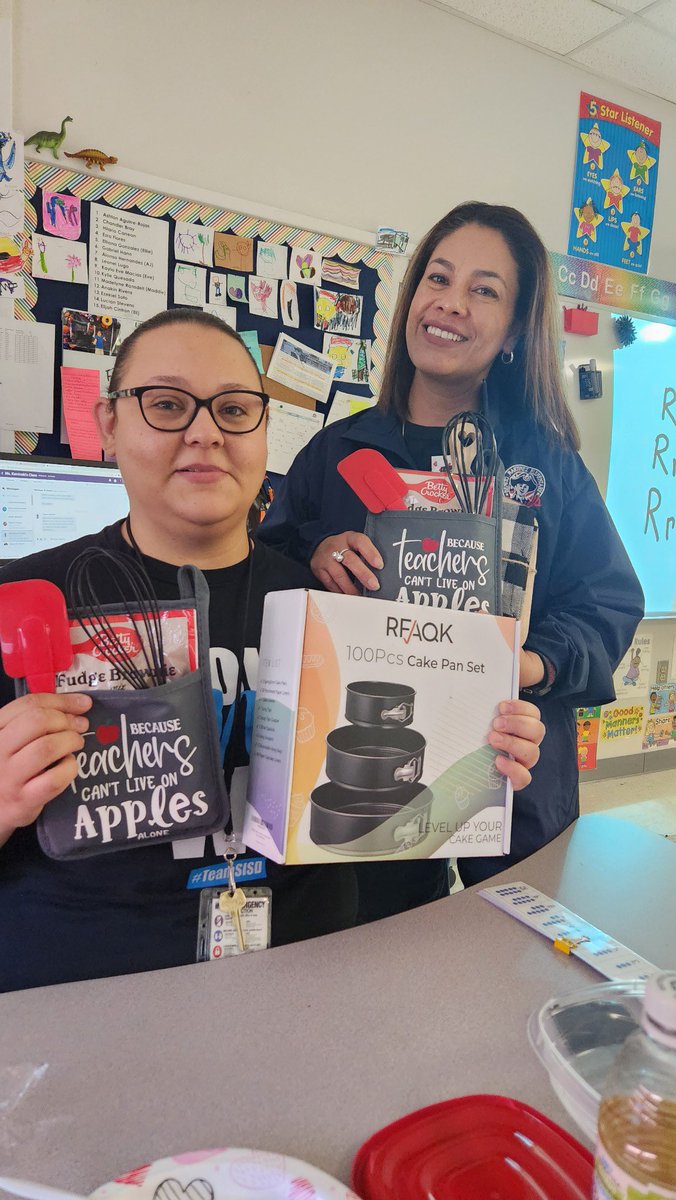 vaviles01's tweet photo. Wow! First and second place in our Benito Bake off contest! Thank you everyone #prekrocks #patriotpride https://t.co/WGiqW5daaP