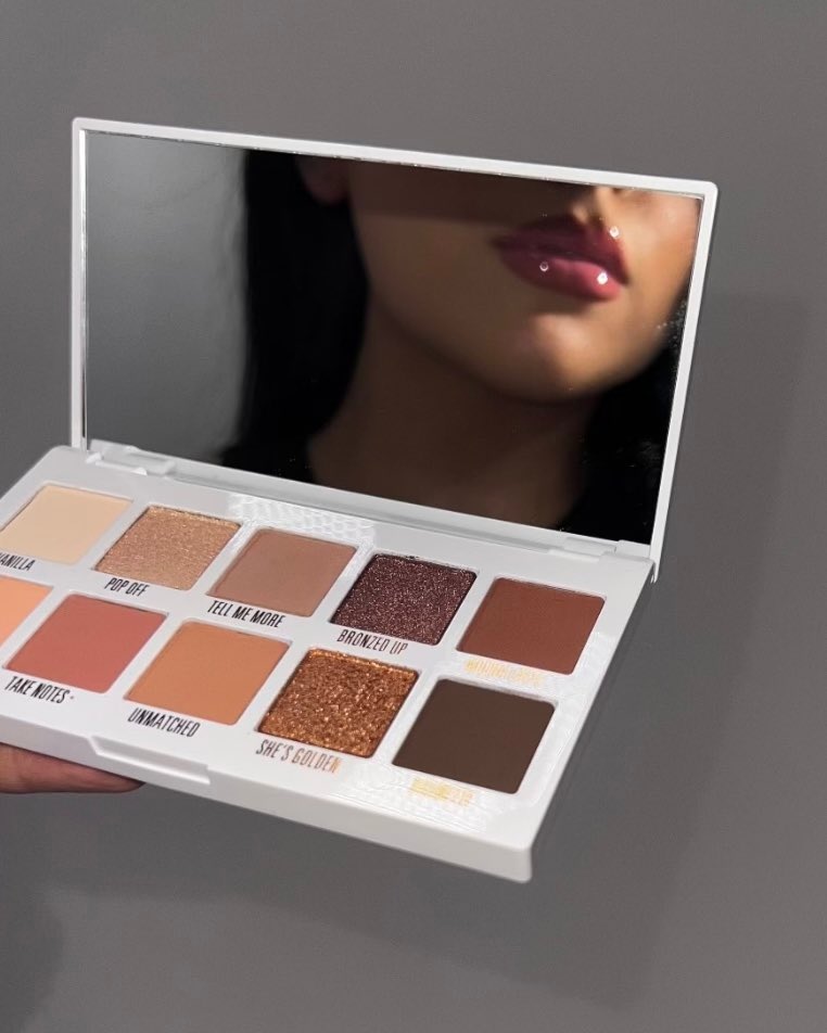 kyliecosmetics's tweet photo. she's golden ✨ https://t.co/IXVSysLKJW