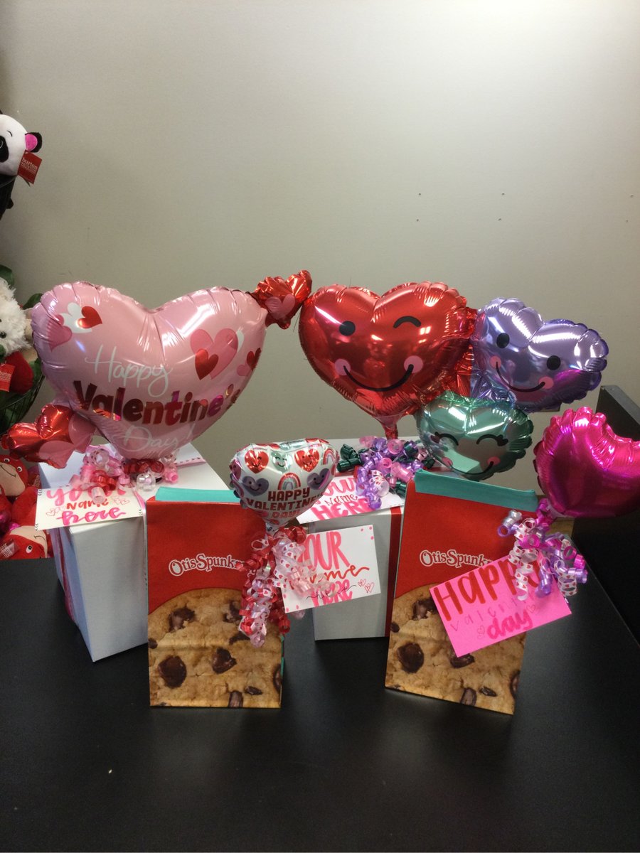 greenandwhiteco's tweet photo. Order your Valentine’s Day Bundle🍪🐾💛💚‼️ https://t.co/KFHuw9zD2o