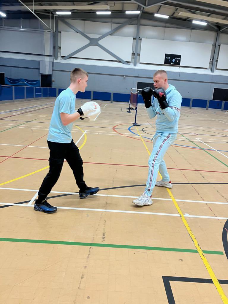 stuhalloffamers's tweet photo. Week 4 of “Ringside Education “ had the lads doing circuits and combinations on the pads and some defence work💪🏼couple of of competitions and a boxer of the day,
well done all involved @stuskithechamp @EvolveAltEd #changinglives #nextgeneration #boxingworks #greatstarttotheweek https://t.co/A4vtgiNkO7